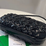 Bottega Veneta Knot On Strap 717623